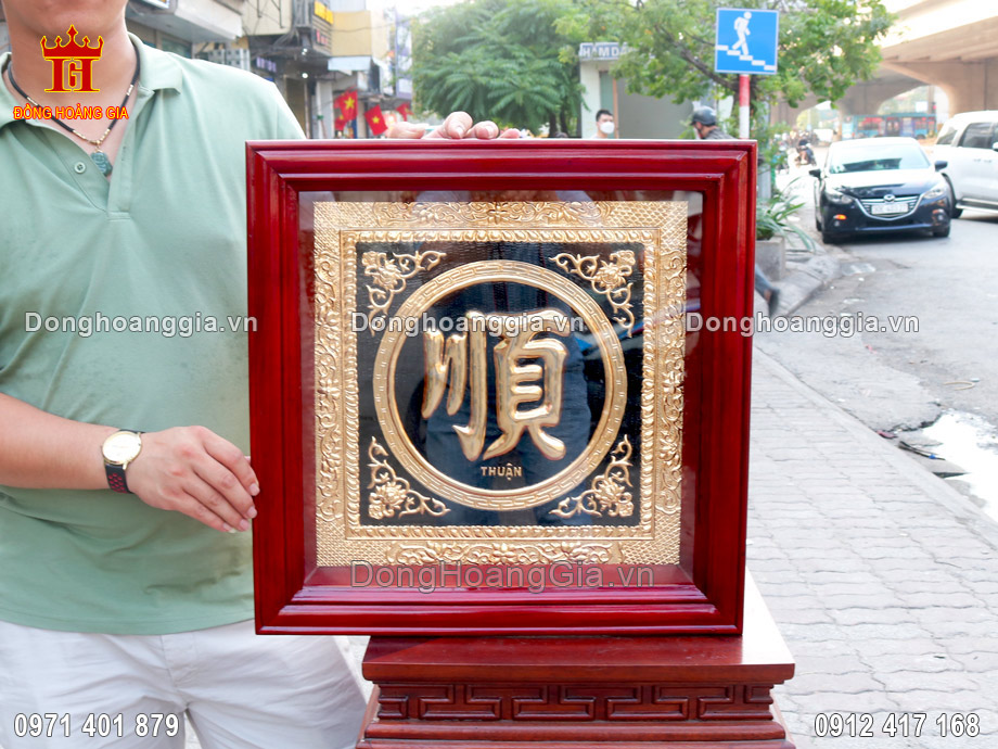 Bức tranh chữ Thuận bằng Hán Ngữ được khách hàng đặt chế tác riêng